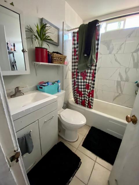 1507 E 15th Street, Oakland CA: https://media.crmls.org/mediaz/885735de-e6a2-44a2-9223-f24d550f264f.jpg