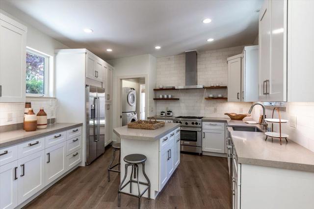 15902 Rochin Terrace, Los Gatos CA: https://media.crmls.org/mediaz/88573778-f88d-40d7-b12a-0aaff5667729.jpg