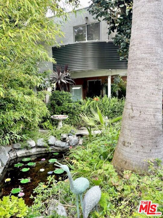 1026 Amoroso Place photo 4