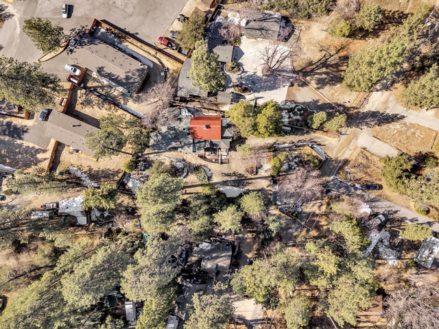 25585 Alderwood St Street, Idyllwild CA: https://media.crmls.org/mediaz/8857bad7-4404-4e4e-8804-5fc6697412b8.jpg
