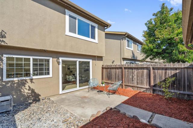 1045 Grebe Street, Foster City CA: https://media.crmls.org/mediaz/8857d22b-24a5-4ca5-bbd7-dcd7b9eb5734.jpg