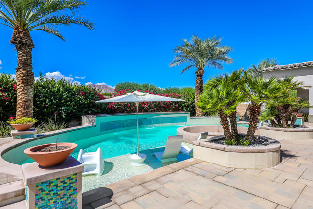 54780 Damascus Drive, La Quinta CA: https://media.crmls.org/mediaz/885868b3-8dd4-4ad8-a90e-40e0db3341e7.jpg