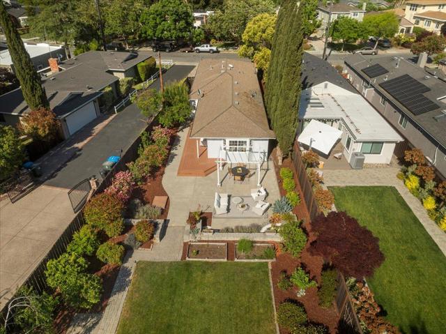 244 Hillview Avenue, Redwood City CA: https://media.crmls.org/mediaz/885897d9-6740-439c-9f66-3a330ad83577.jpg