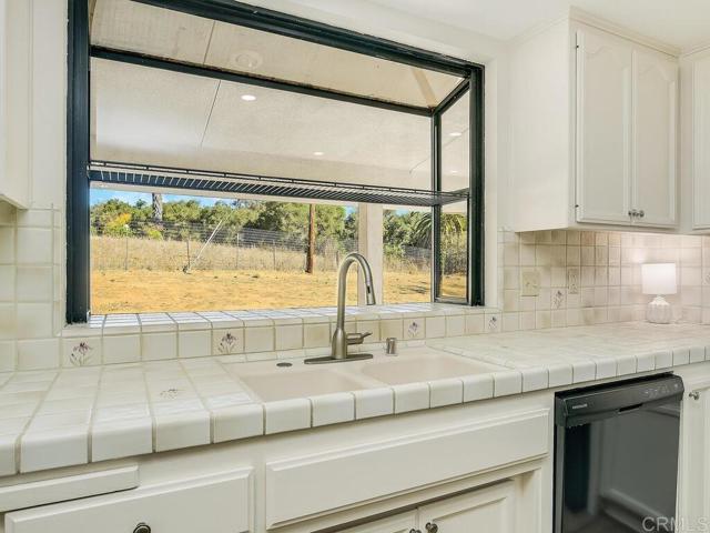Detail Gallery Image 21 of 65 For 2844 Live Oak Park Rd, Fallbrook,  CA 92028 - 4 Beds | 2/1 Baths