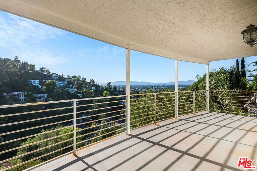 3909 Glenridge DriveSherman Oaks image #34