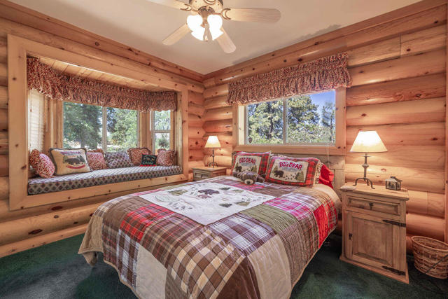 1307 Pigeon Road, Big Bear CA: https://media.crmls.org/mediaz/88597c28-e601-4a99-bcbf-43efc6d2928b.jpg