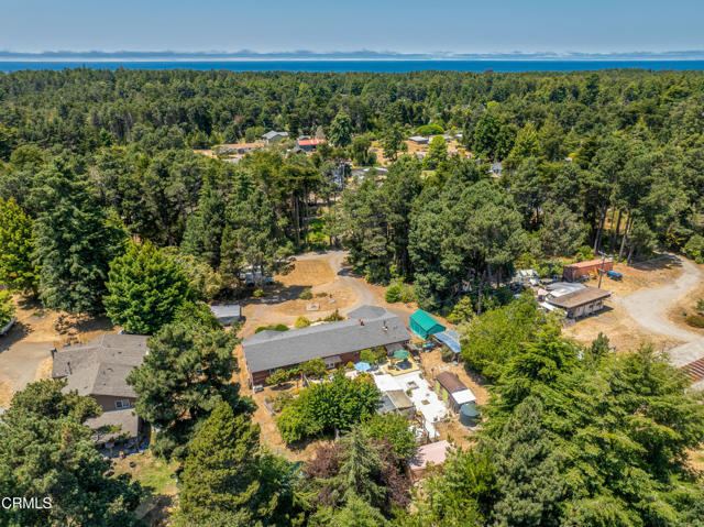 Detail Gallery Image 4 of 32 For 18841 Lahmon Ln, Fort Bragg,  CA 95437 - 3 Beds | 2 Baths