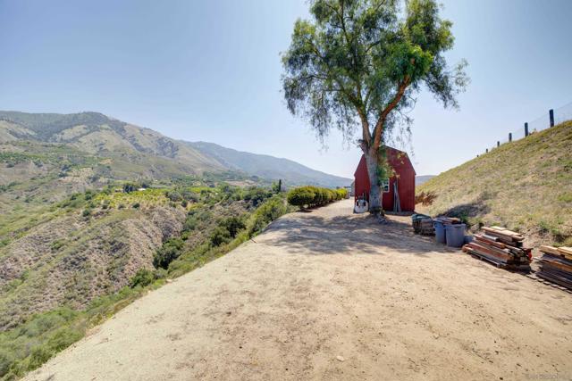 17743 S Mesa Drive, Pauma Valley CA: https://media.crmls.org/mediaz/885a49d1-d6ae-4b0a-9441-964339bc7c07.jpg