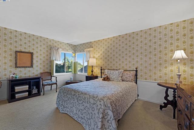 2863 Burton Dr, Oakland CA: https://media.crmls.org/mediaz/885a5a1c-b16c-4cae-87be-42058080ca72.jpg