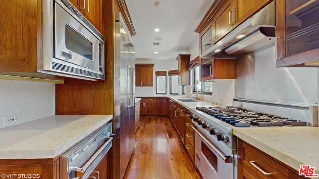 3311 Deronda Drive, Los Angeles CA: https://media.crmls.org/mediaz/885ae40a-ac1d-4694-8caf-5d9d49cbad28.jpg