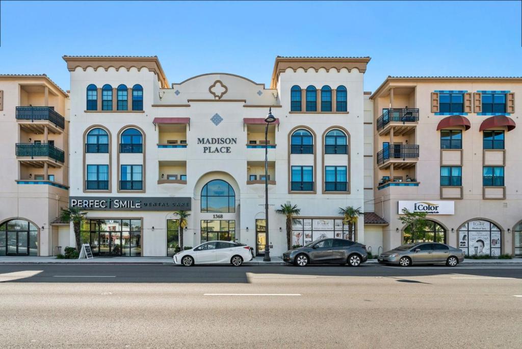 1368 El Camino Real #210