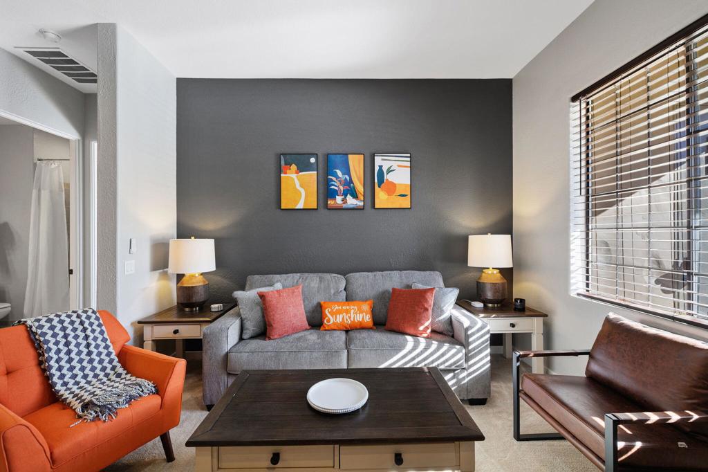 50620 Santa Rosa Plaza #4