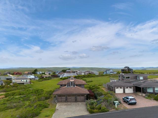 10 Maui Lane, Dillon Beach CA: https://media.crmls.org/mediaz/885c8064-f596-43e9-904e-93a39d40f0d6.jpg