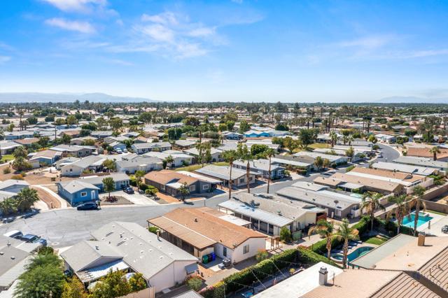 47685 Prado Way Way, Indio CA: https://media.crmls.org/mediaz/885d1ccd-53df-4754-bd5d-8baf944aa153.jpg