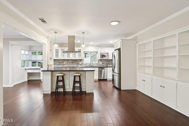 Detail Gallery Image 6 of 31 For 1255 Oak Circle Dr, Glendale,  CA 91208 - 3 Beds | 2 Baths