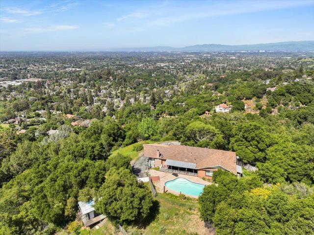 16870 Quarry Road, Los Gatos CA: https://media.crmls.org/mediaz/885eb09a-c848-49a3-9ccd-027e4ac31992.jpg