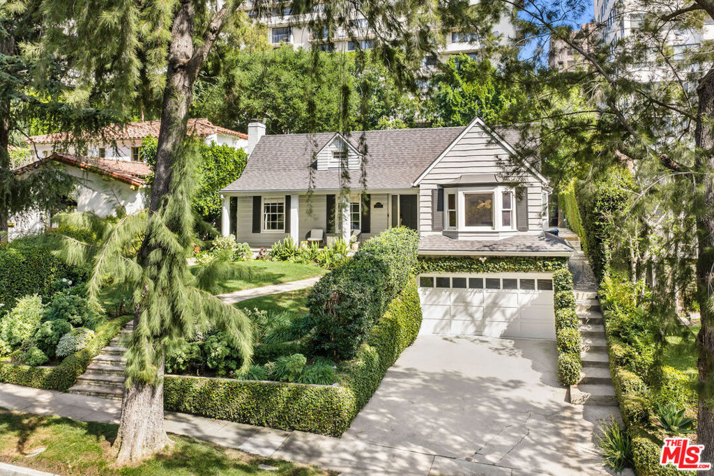10570 Lindbrook Drive