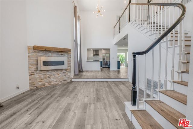 2481 S Bundy Drive, Los Angeles CA: https://media.crmls.org/mediaz/885f05e5-627c-4c9b-84fd-f30b30499df3.jpg