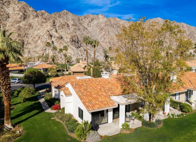 55730 Riviera, La Quinta CA: https://media.crmls.org/mediaz/885fc8da-35ba-4f58-8315-5b12343748e9.jpg