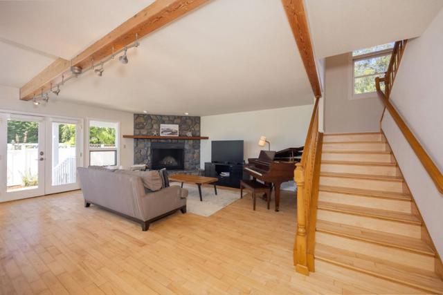 139 Santa Ana Street, El Granada CA: https://media.crmls.org/mediaz/886006c6-28ff-42e2-a805-655d554f75e6.jpg