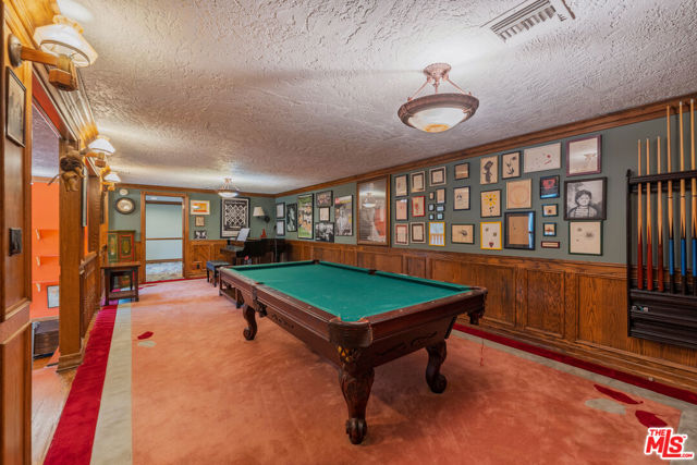 1242 Angelo Drive, Beverly Hills CA: https://media.crmls.org/mediaz/88601e63-8e76-4e6a-b774-7c3e0ff5b1ac.jpg