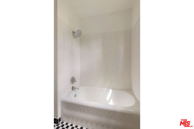 6856 Los Altos Place, Los Angeles CA: https://media.crmls.org/mediaz/8860c0e0-c13b-4276-a165-2a1d42f259c3.jpg