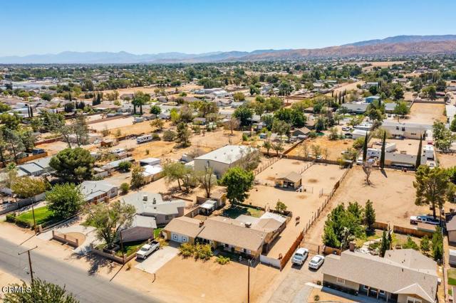 Detail Gallery Image 3 of 33 For 5330 W Avenue L14, Lancaster,  CA 93536 - 3 Beds | 2 Baths