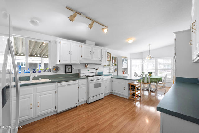 1215 Anchors Way Drive, Ventura CA: https://media.crmls.org/mediaz/886264cf-74b6-4a85-998e-5da0883f65ed.jpg