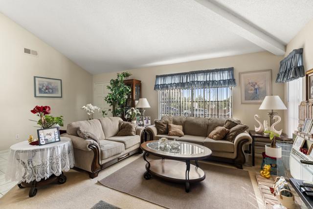 Detail Gallery Image 7 of 41 For 117 Shady Oak Road, San Diego,  CA 92114 - 4 Beds | 3 Baths