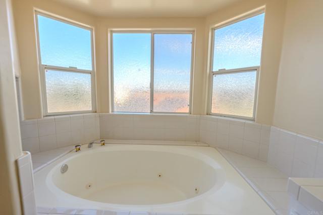 22633 Inspiration Pt, Canyon Lake CA: https://media.crmls.org/mediaz/88635df6-7695-44ac-a6a5-b7f2005c6f3e.jpg