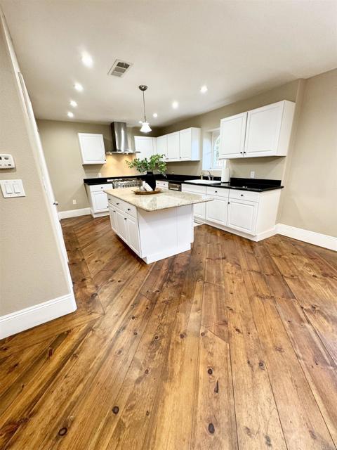 820 E Gettysburg Avenue, Fresno CA: https://media.crmls.org/mediaz/8863b060-7a95-48bb-b576-71405c13fe17.jpg
