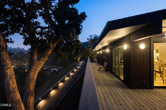 945 Linda Vista Avenue, Pasadena CA: https://media.crmls.org/mediaz/8863e553-5ad9-4474-8531-62abfe33335d.jpg