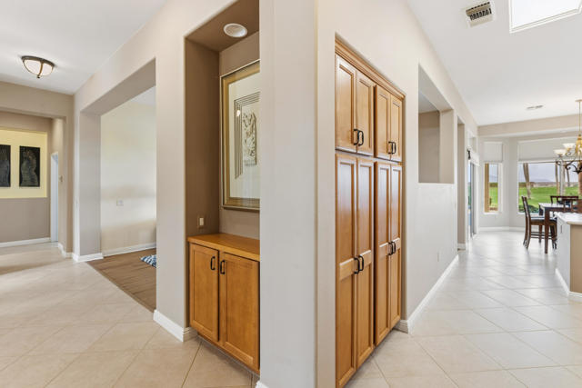 35193 Rosemont Drive, Palm Desert CA: https://media.crmls.org/mediaz/88648149-47a9-476e-84d2-3b148595543f.jpg