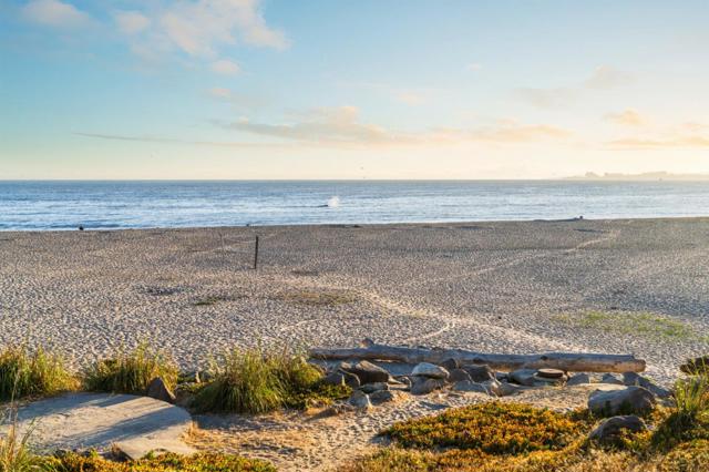 506 Bayview Drive, Aptos CA: https://media.crmls.org/mediaz/8865dd14-49ec-462e-902d-ae4a2547c07f.jpg