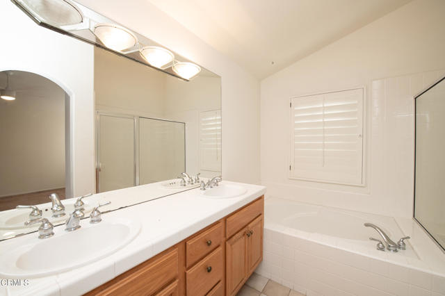 2844 Capella Way, Thousand Oaks CA: https://media.crmls.org/mediaz/88666027-f923-4b0c-9d75-40072de473b8.jpg
