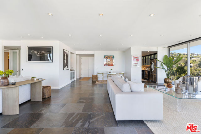 9255 Doheny Road, 1006 photo 1