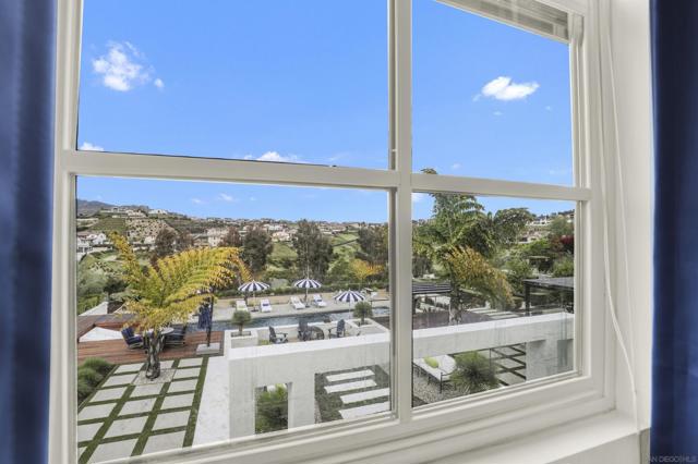8366 The Landing Way, San Diego CA: https://media.crmls.org/mediaz/8866d257-09f7-4d8a-bd2e-72666f9baf81.jpg