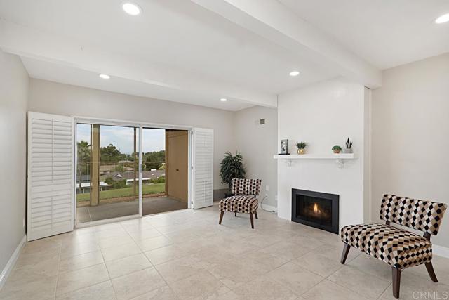 Detail Gallery Image 1 of 28 For 1812 Fairway Circle Way, San Marcos,  CA 92078 - 2 Beds | 2 Baths