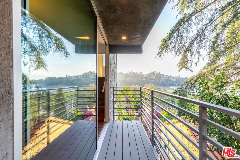 1856 Silverwood Terrace