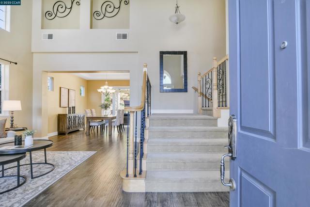 2593 Camel Back Rd, Brentwood CA: https://media.crmls.org/mediaz/886776f6-3434-4f26-8cb9-1aa3c7cc0c27.jpg