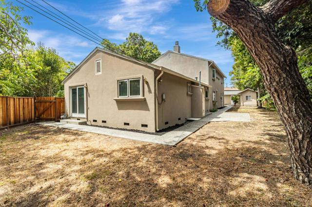 2331 Carmel Drive, Palo Alto CA: https://media.crmls.org/mediaz/8867c741-dba2-4109-9fe0-a2ce3892093e.jpg