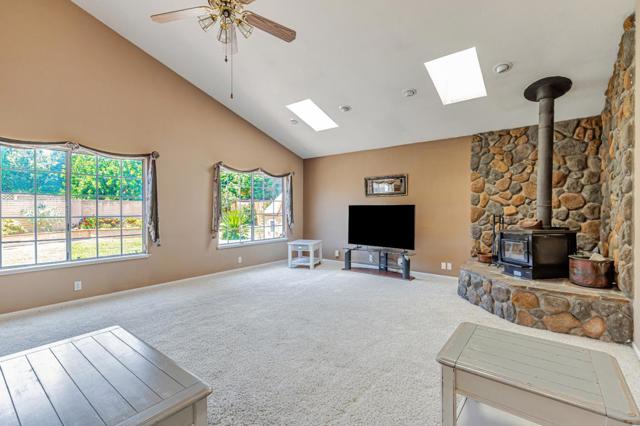 1298 Hersman Drive, Gilroy CA: https://media.crmls.org/mediaz/88683cf5-2237-4643-8ac9-b36d6490ca25.jpg