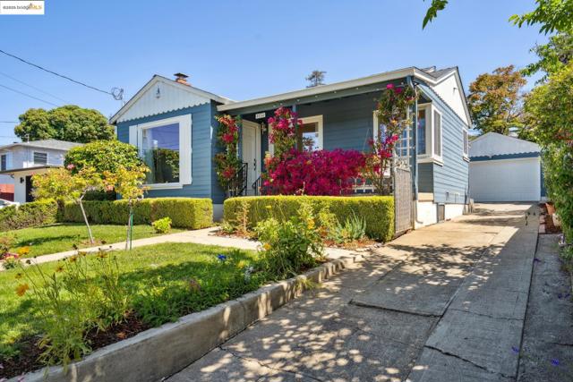 4332 Hyacinth Ave, Oakland CA: https://media.crmls.org/mediaz/8868ba2c-91c9-4860-bd7c-3f8c9fb7e03f.jpg