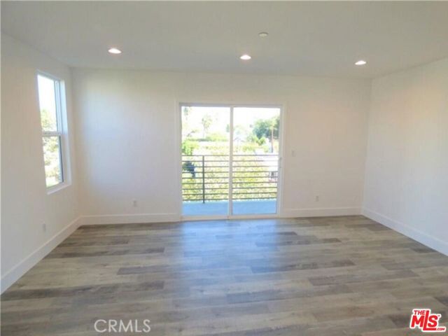 1113 Carmona Avenue, Los Angeles CA: https://media.crmls.org/mediaz/8869480f-03f6-47ea-af34-6000ba82ed6c.jpg