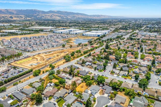 18455 Old Monterey Road, Morgan Hill CA: https://media.crmls.org/mediaz/88697211-dc3a-44e4-8750-85587ff1dd4d.jpg