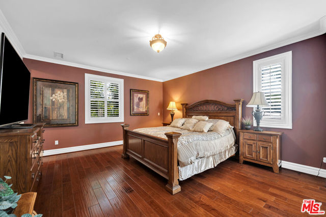 14933 Sutton Street, Sherman Oaks CA: https://media.crmls.org/mediaz/8869a36e-d0df-4093-9e8d-9ce3a63acae6.jpg