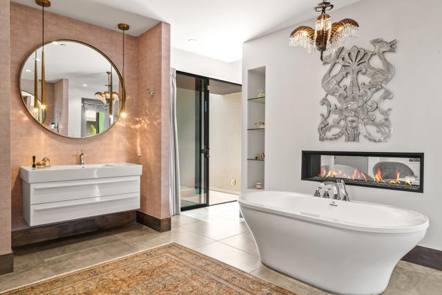 427 N Avenida Caballeros, Palm Springs CA: https://media.crmls.org/mediaz/8869b57f-0ff1-4835-8ffd-0eeed3a46ba0.jpg