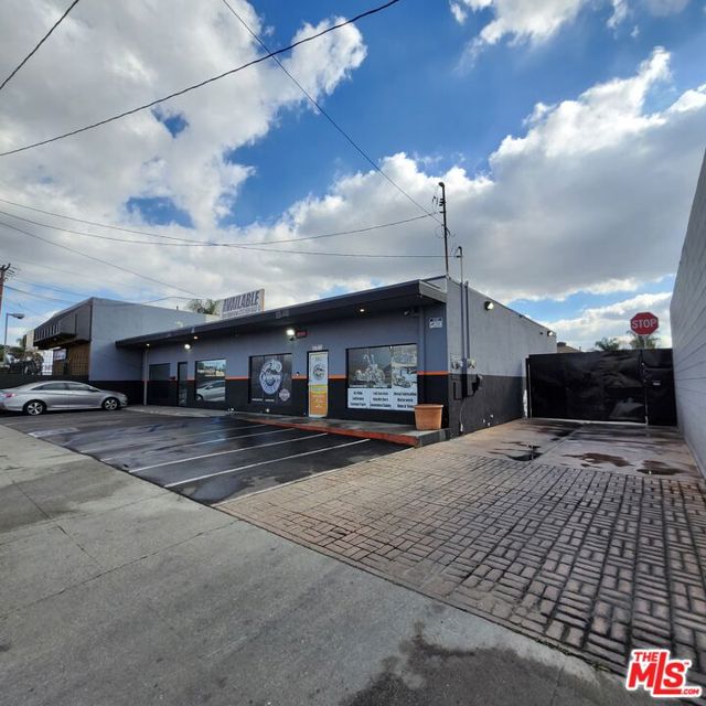 2446 2452 Durfee Avenue, El Monte CA: https://media.crmls.org/mediaz/8869f339-6a3d-4998-a2b3-8ccb355e507d.jpg