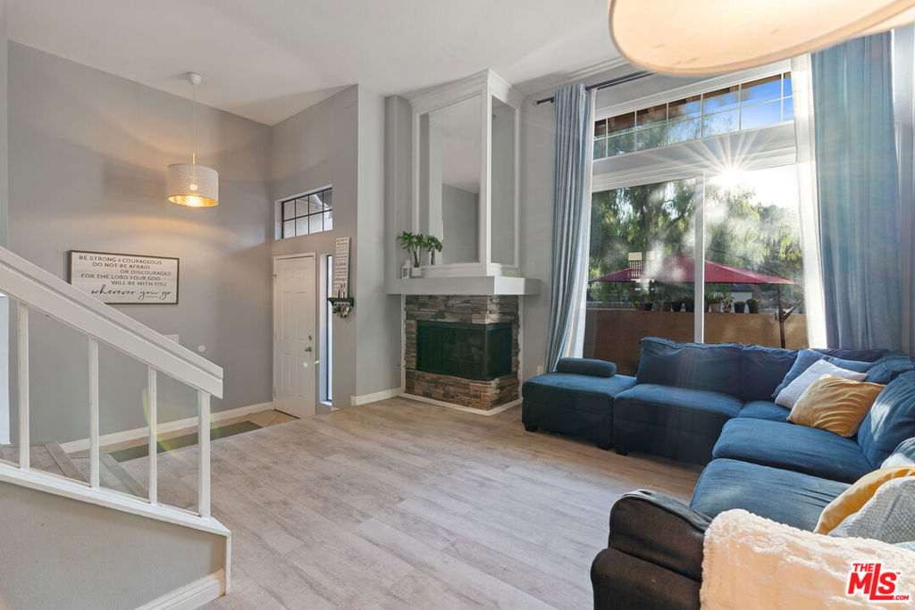 4 Mountain Shadows Place