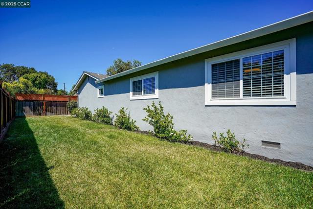 3979 Beechwood Court, Concord CA: https://media.crmls.org/mediaz/886af099-a158-4ad3-921e-46209457b419.jpg